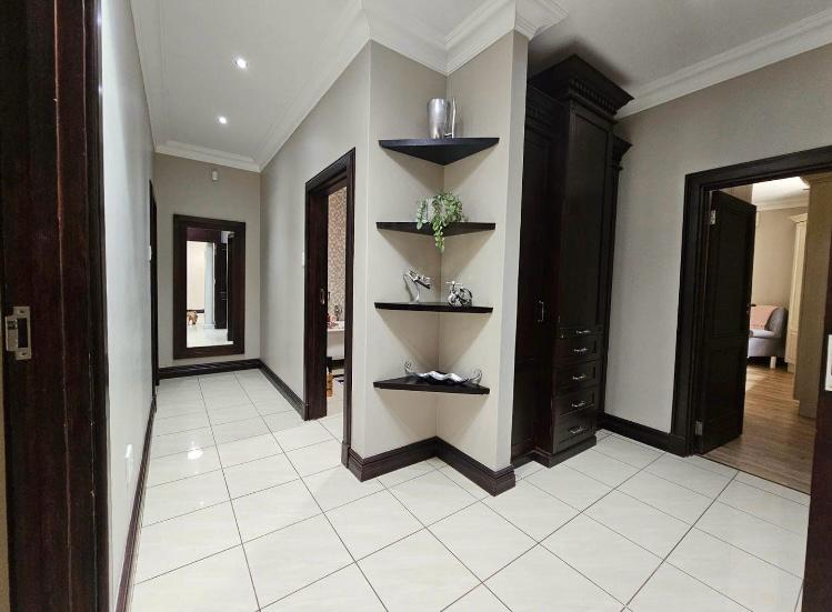 To Let 5 Bedroom Property for Rent in Jim Fouchepark Free State